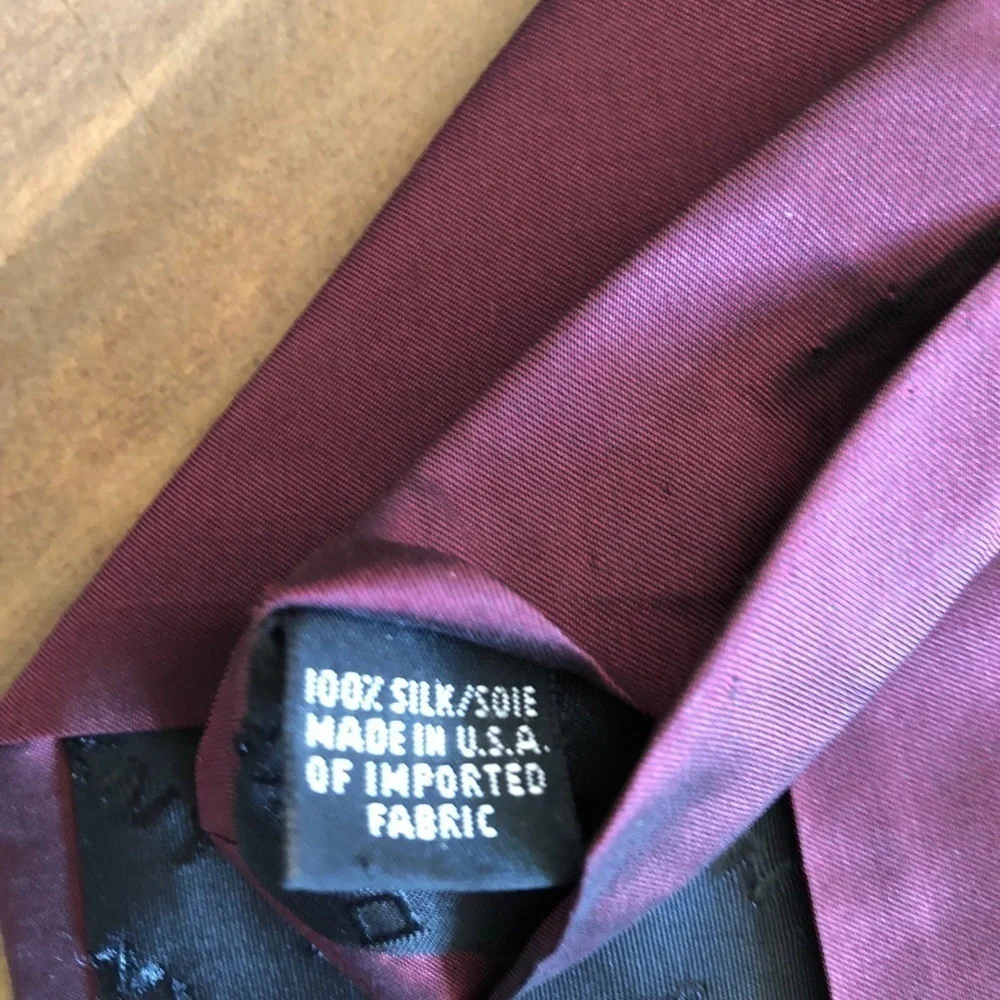 🔥MEN’S DKNY BURGUNDY TIE